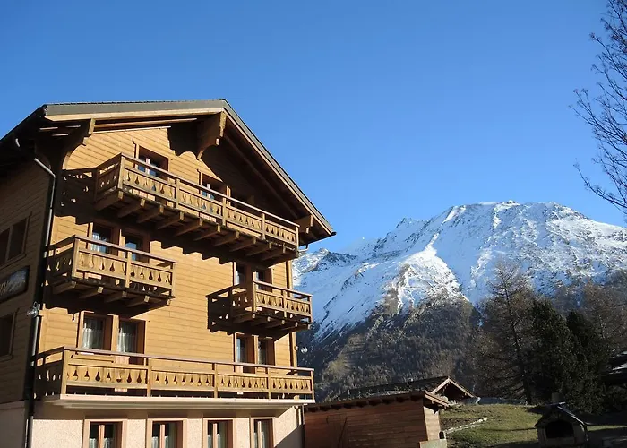 アパート Laquin サース フェー